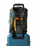 MITTLERER RUCKSACK MIT TASCHEN - Olive