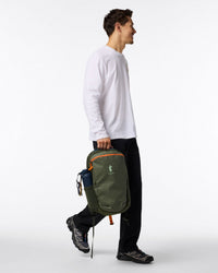 MITTLERER RUCKSACK MIT TASCHEN - Olive