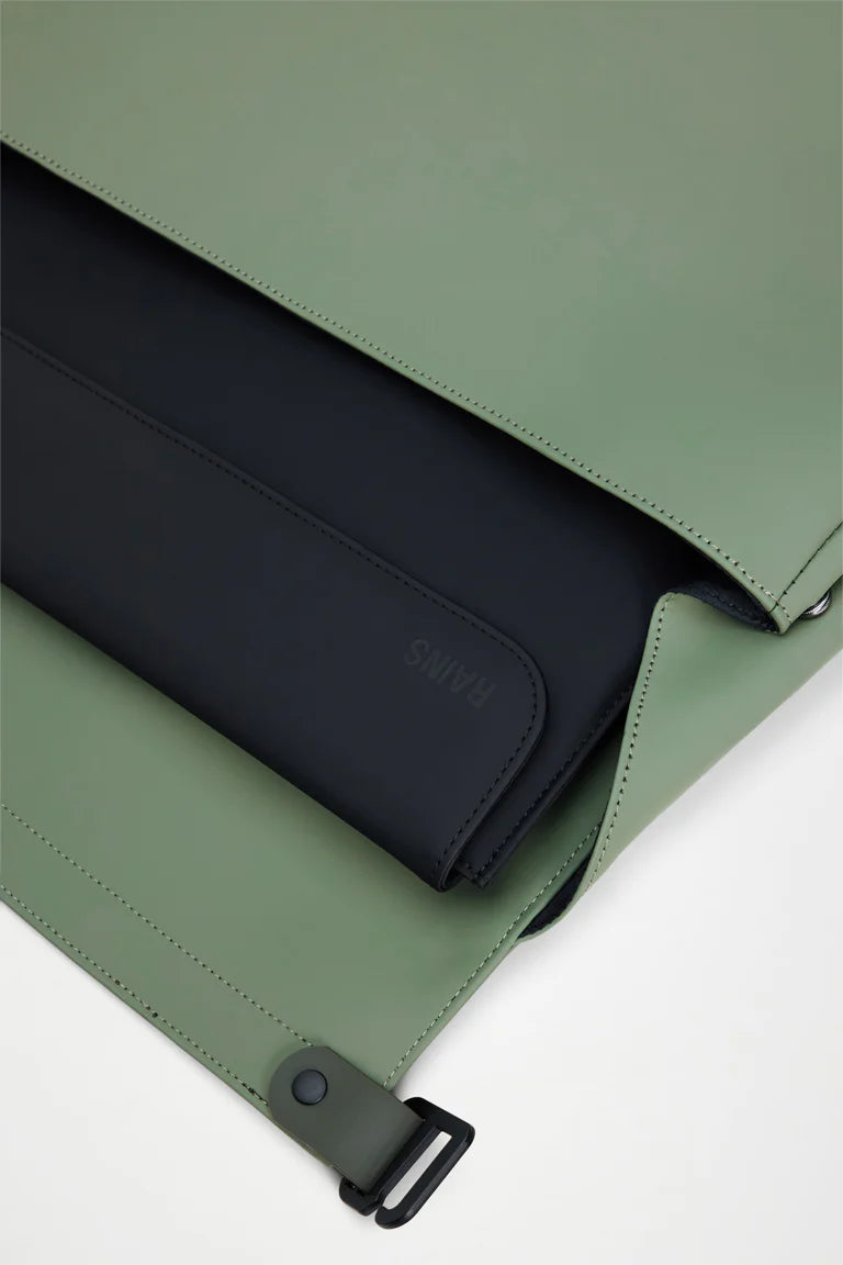OTG Messenger Bag - Well